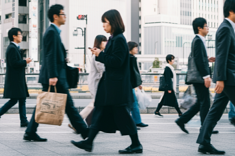 都会の人間関係は希薄？